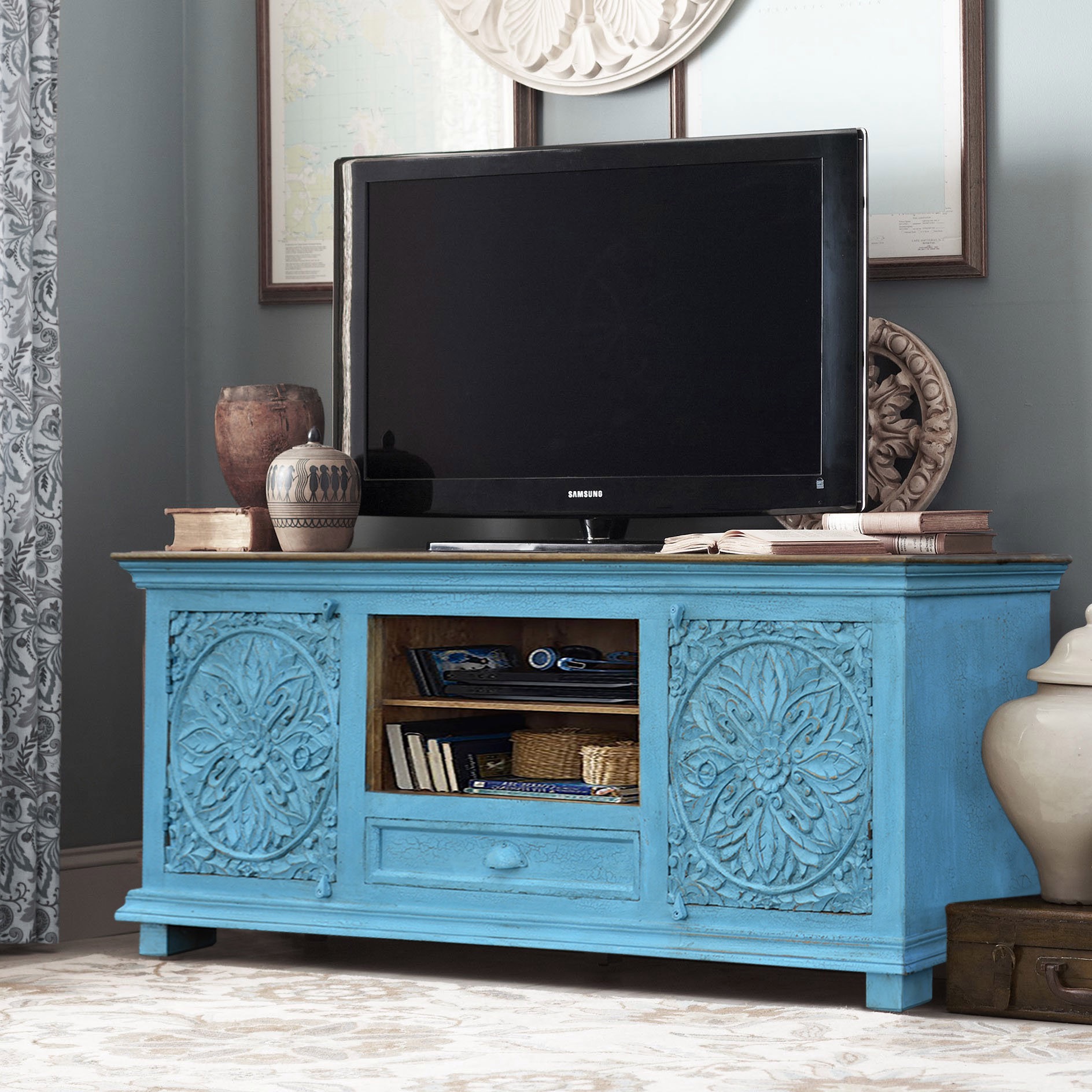 meble orientalne boho indyjskie do salonu szafka rtv niebieska