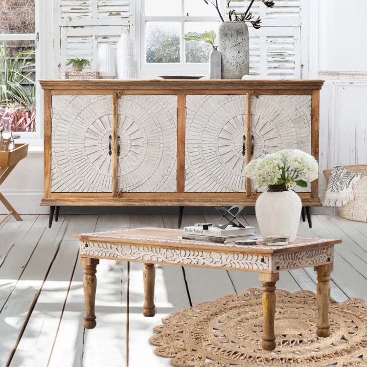 Duża bielona komoda indyjska z rzeźbionego drewna mango w stylu boho i orientalnym