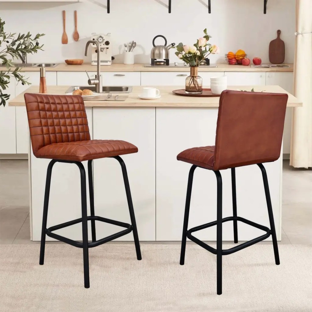 Skórzany hoker w stylu loftowym przy wyspie kuchennej, meble industrialne Karina Meble